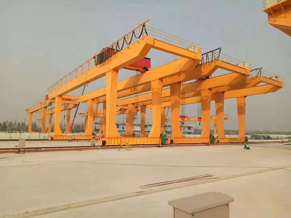 Portal crane (gantry crane)