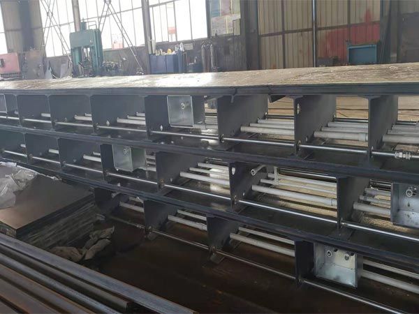 Steel mobile pedestal